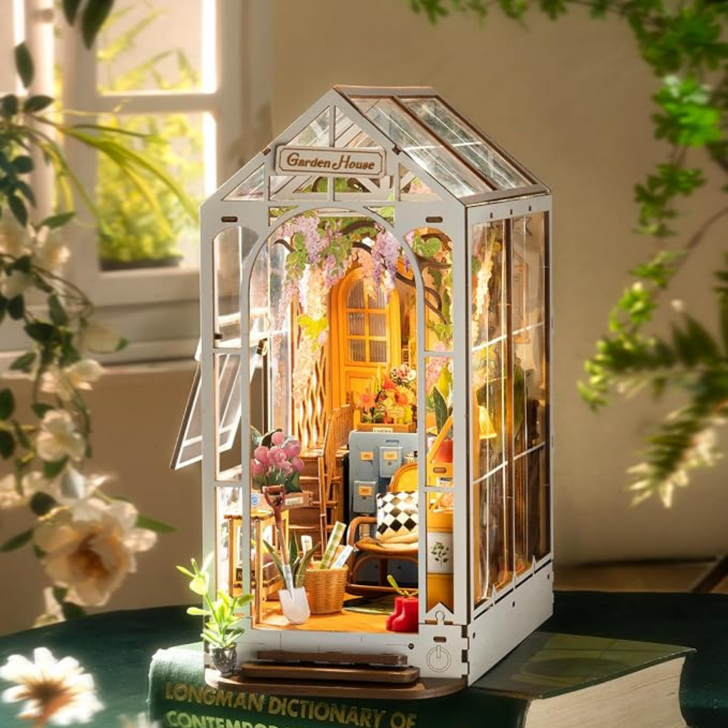 Holiday Garden House: Botanical Haven 3D DIY Book Nook Kit